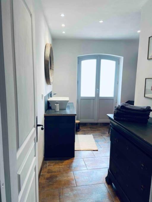 Maison Climatisee Avec Stationnement Et Wifi Bram 外观 照片